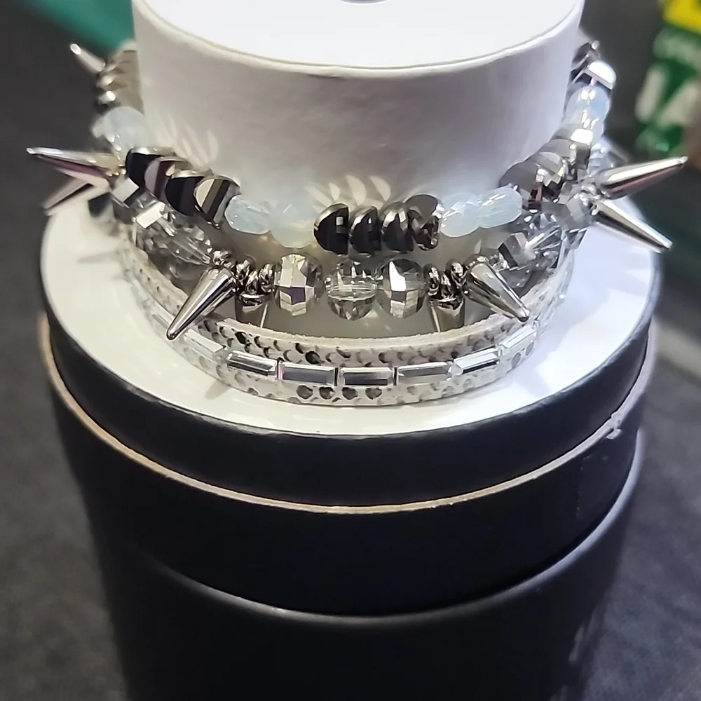Webs of sparkle stack bracelet - Picture 2 of 3